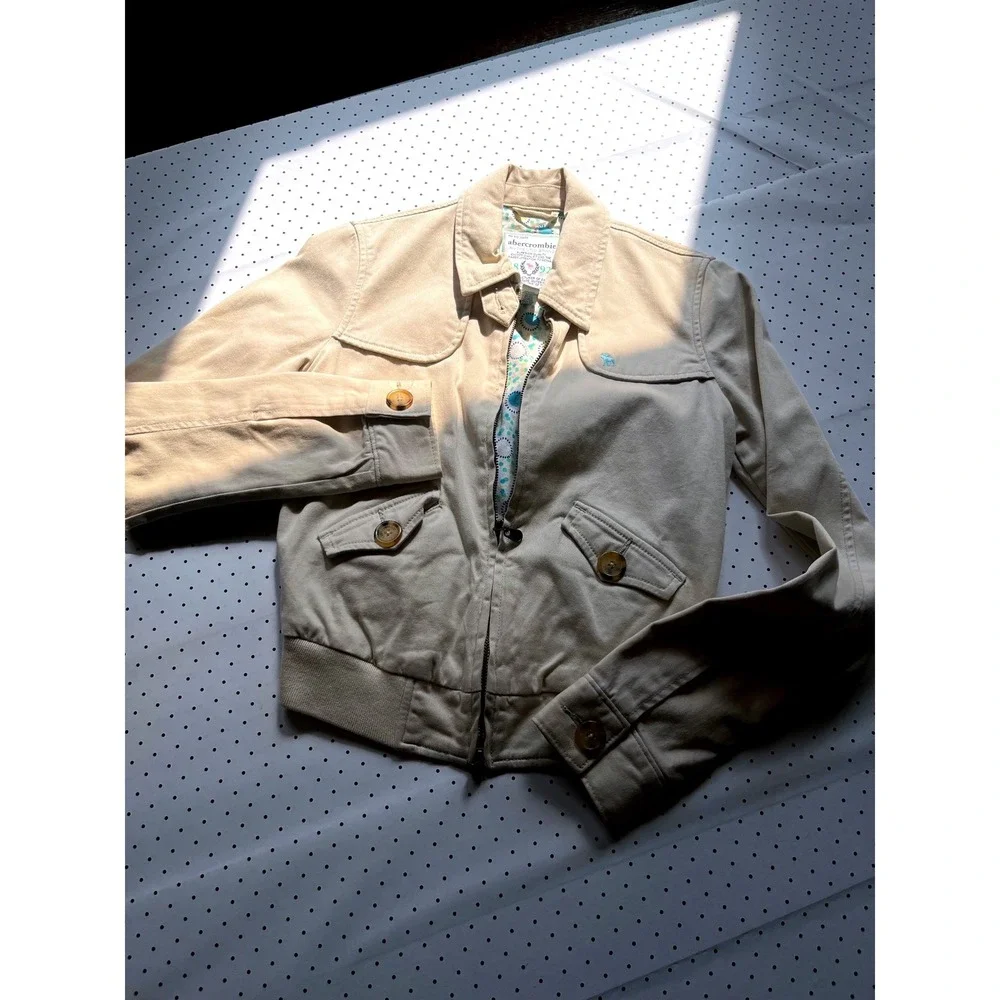 Abercrombie Kids Beige Bomber Jacket Girls Medium Zip Front Preppy Y2K Outerwear